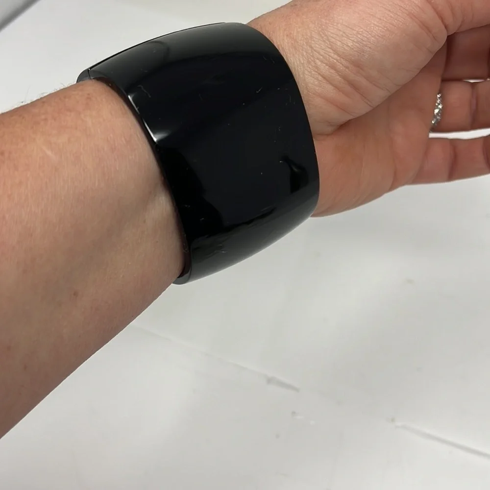 Vernier Black Lucite Bracelet Cuff Wristwatch Crystal Bezel
